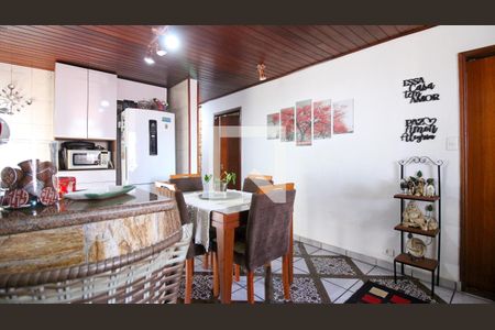 Casa à venda com 4 quartos, 250m² em Vila Alpina, São Paulo
