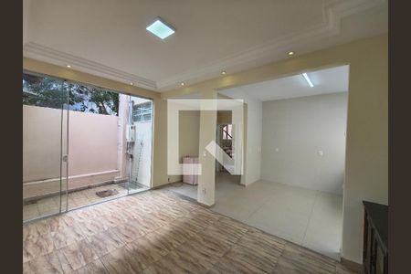 Casa para alugar com 4 quartos, 239m² em Freguesia (jacarepaguá), Rio de Janeiro