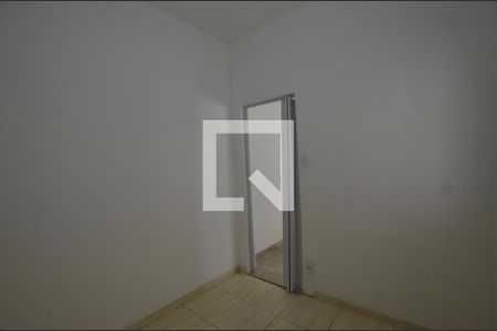 Quarto 1 de casa para alugar com 2 quartos, 80m² em Rocha Miranda, Rio de Janeiro