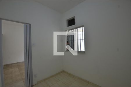Quarto 1 de casa para alugar com 2 quartos, 80m² em Rocha Miranda, Rio de Janeiro