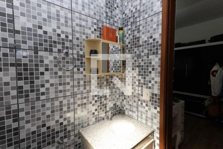 Banheiro da Suíte de casa à venda com 2 quartos, 122m² em Horto Florestal, São Paulo