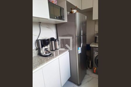 Cozinha de apartamento à venda com 2 quartos, 48m² em Santa Helena, Belo Horizonte