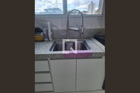 Cozinha de apartamento à venda com 2 quartos, 48m² em Santa Helena, Belo Horizonte