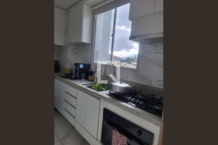 Cozinha de apartamento à venda com 2 quartos, 48m² em Santa Helena, Belo Horizonte