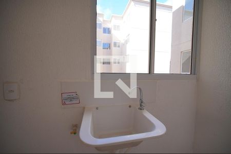 Cozinha e Área de Serviço de apartamento para alugar com 2 quartos, 42m² em Ipanema, Porto Alegre
