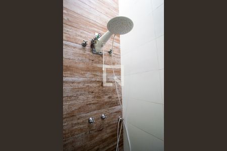 Banheiro da Suíte 1 de casa de condomínio para alugar com 3 quartos, 220m² em Jardim Ibiti do Paco, Sorocaba