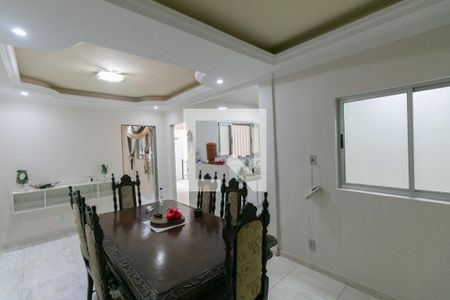 Casa para alugar com 3 quartos, 240m² em Santa Terezinha, Belo Horizonte