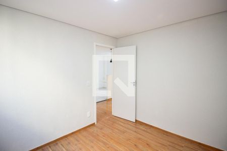 Quarto 2 de apartamento para alugar com 2 quartos, 45m² em Caiapos, Contagem