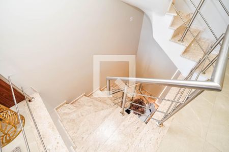 Escada de casa à venda com 3 quartos, 281m² em Chácara das Pedras, Porto Alegre