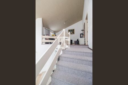Escada de casa de condomínio à venda com 4 quartos, 382m² em Alphaville, Santana de Parnaíba