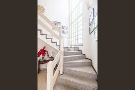 Escada de casa de condomínio à venda com 4 quartos, 382m² em Alphaville, Santana de Parnaíba