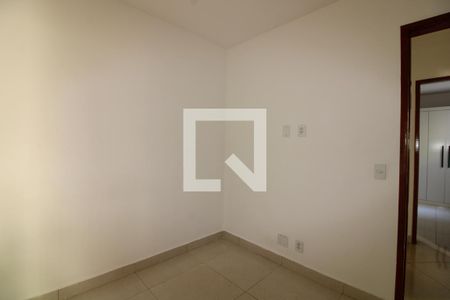 Quarto 2 de apartamento para alugar com 2 quartos, 38m² em Vila Santa Teresa, São Paulo