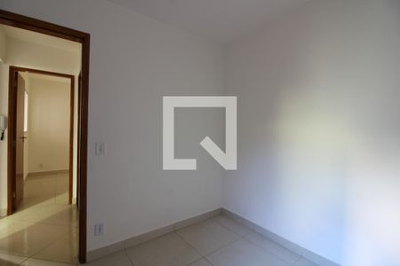 Quarto 1 de apartamento para alugar com 2 quartos, 38m² em Vila Santa Teresa, São Paulo