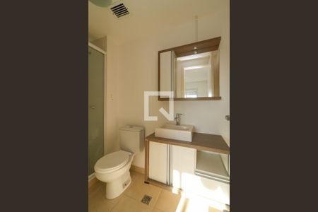 Banheiro da Suíte de apartamento para alugar com 2 quartos, 54m² em Azenha, Porto Alegre