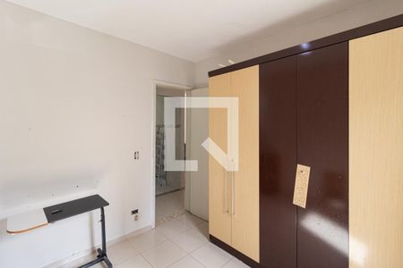 Quarto 2 de apartamento para alugar com 2 quartos, 49m² em Jardim Santa Tereza, Carapicuíba