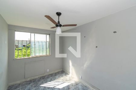 Quarto 1 de apartamento para alugar com 2 quartos, 50m² em Cordovil, Rio de Janeiro