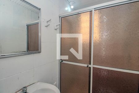 Banheiro de apartamento para alugar com 1 quarto, 60m² em Humaitá, Porto Alegre