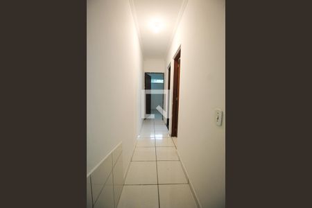 Corredor de casa para alugar com 2 quartos, 70m² em Jardim Três Marias, Taboão da Serra