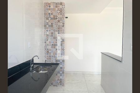 Cozinha de apartamento à venda com 2 quartos, 45m² em Santa Monica, Belo Horizonte