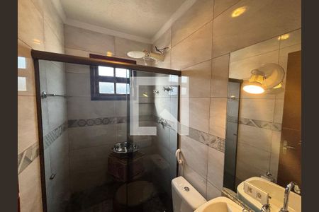 Banheiro da Suíte 1 de casa para alugar com 3 quartos, 200m² em Vila Nhocuné, São Paulo
