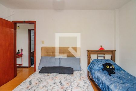 Quarto 1 de apartamento à venda com 2 quartos, 66m² em São Sebastião, Porto Alegre