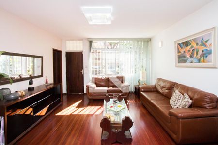 Casa à venda com 3 quartos, 152m² em Parque Colonial, São Paulo