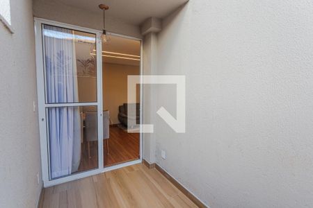 Área Privativa na Sala de apartamento à venda com 2 quartos, 62m² em Palmares, Belo Horizonte