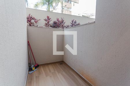 Área Privativa na Sala de apartamento à venda com 2 quartos, 62m² em Palmares, Belo Horizonte
