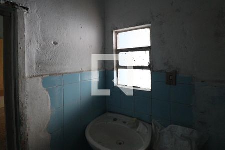 Banheiro de casa para alugar com 1 quarto, 30m² em Vila Sabrina, São Paulo