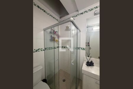 Banheiro social de casa de condomínio à venda com 3 quartos, 215m² em Centro, Diadema