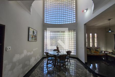 Sala  de casa para alugar com 4 quartos, 270m² em Vila Caiçara, Praia Grande
