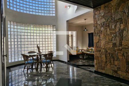 Sala de casa para alugar com 4 quartos, 270m² em Vila Caiçara, Praia Grande
