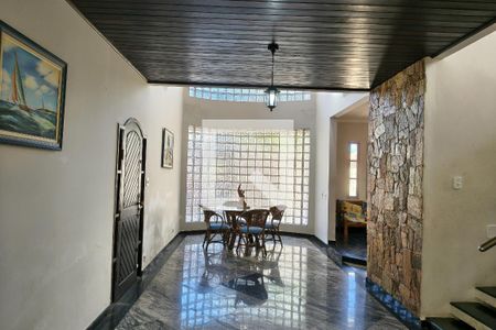 Sala de casa para alugar com 4 quartos, 270m² em Vila Caiçara, Praia Grande