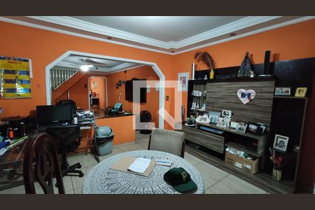 Sala de estar de casa à venda com 5 quartos, 350m² em Parque Savoi City, São Paulo