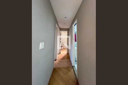 Corredor de apartamento para alugar com 3 quartos, 62m² em Parque Bristol, São Paulo