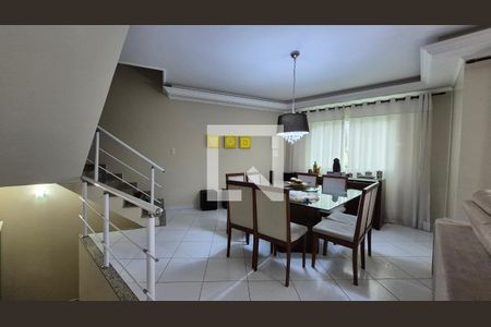 Sala  de casa à venda com 3 quartos, 151m² em Parque das Nações, Santo André