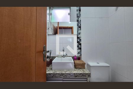 Lavabo  de casa à venda com 3 quartos, 151m² em Parque das Nações, Santo André