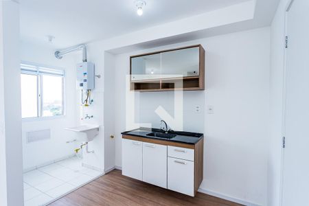 Sala, cozinha e área de serviço de apartamento para alugar com 2 quartos, 38m² em Vila Jaraguá, São Paulo