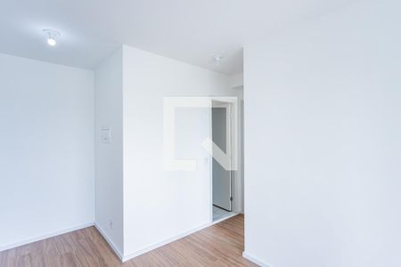 Sala, cozinha e área de serviço de apartamento para alugar com 2 quartos, 38m² em Vila Jaraguá, São Paulo