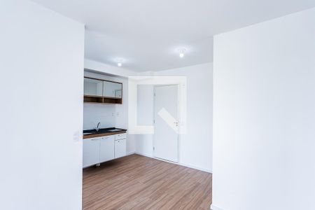 Sala, cozinha e área de serviço de apartamento para alugar com 2 quartos, 38m² em Vila Jaraguá, São Paulo