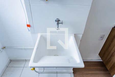 Sala, cozinha e área de serviço de apartamento para alugar com 2 quartos, 38m² em Vila Jaraguá, São Paulo