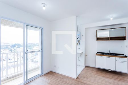 Sala, cozinha e área de serviço de apartamento para alugar com 2 quartos, 38m² em Vila Jaraguá, São Paulo