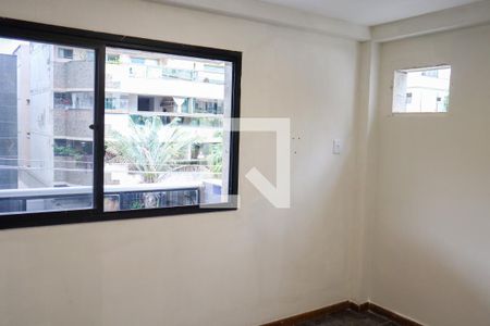 QUARTO 01 de apartamento para alugar com 2 quartos, 80m² em Recreio dos Bandeirantes, Rio de Janeiro