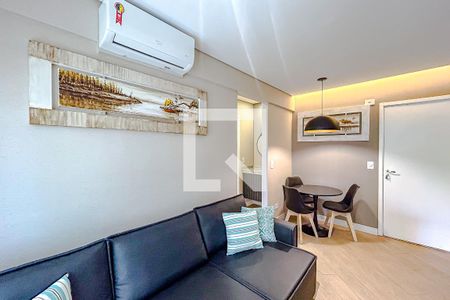 Sala de apartamento para alugar com 1 quarto, 40m² em Vila Regente Feijó, São Paulo