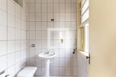 Banheiro de kitnet/studio para alugar com 1 quarto, 49m² em República, São Paulo