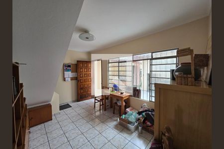 Sala 2 de casa para alugar com 8 quartos, 226m² em Jardim Pereira, Guarulhos