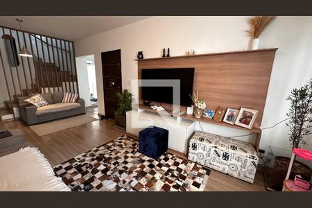 Casa à venda com 3 quartos, 135m² em Jardim Casablanca, São Paulo