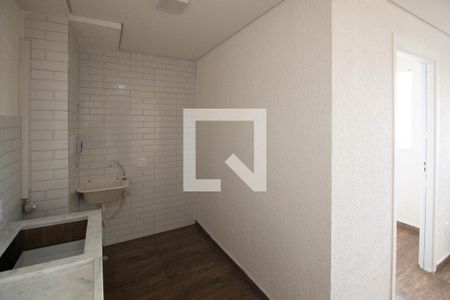 Cozinha e Área de Serviço de apartamento para alugar com 2 quartos, 32m² em Parque Novo Mundo, São Paulo
