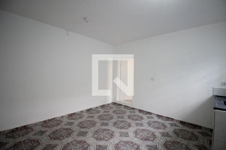 Kitnet - Sala e Cozinha de casa para alugar com 1 quarto, 35m² em Jardim Oliveiras, Taboão da Serra