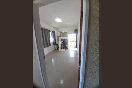 Sala de kitnet/studio para alugar com 1 quarto, 35m² em Praia do Flamengo, Salvador